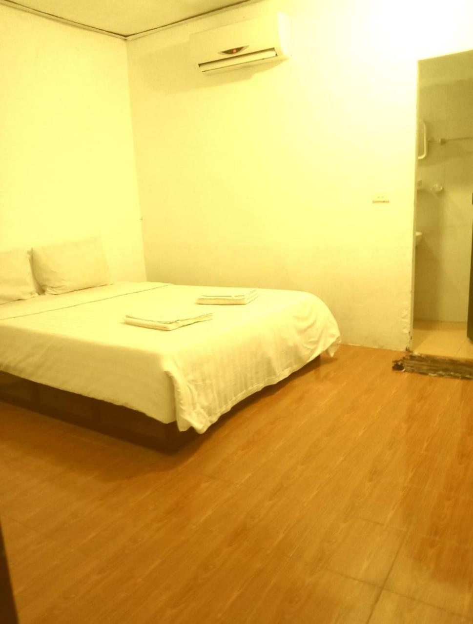 Vang Vieng Lily Backpackers Hostel Exterior foto