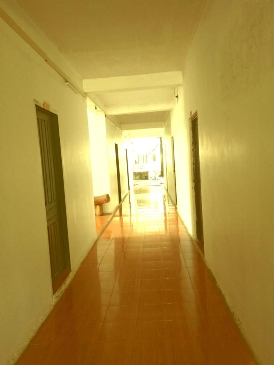 Vang Vieng Lily Backpackers Hostel Exterior foto